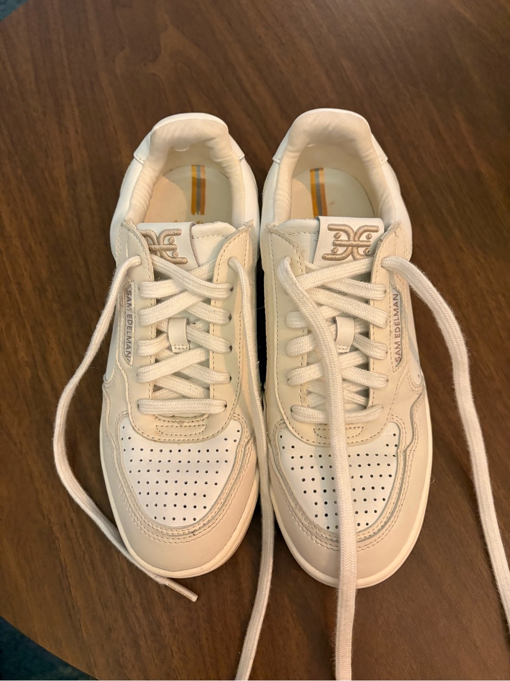 Sam Edelman Women’s Harper White & Cream Leather Low-Top Sneakers - Picture 2 of 8
